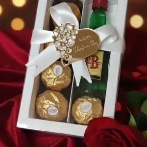 Caixa Artesanal Branca S. Valentim Ferrero Rocher + Whisky J&B